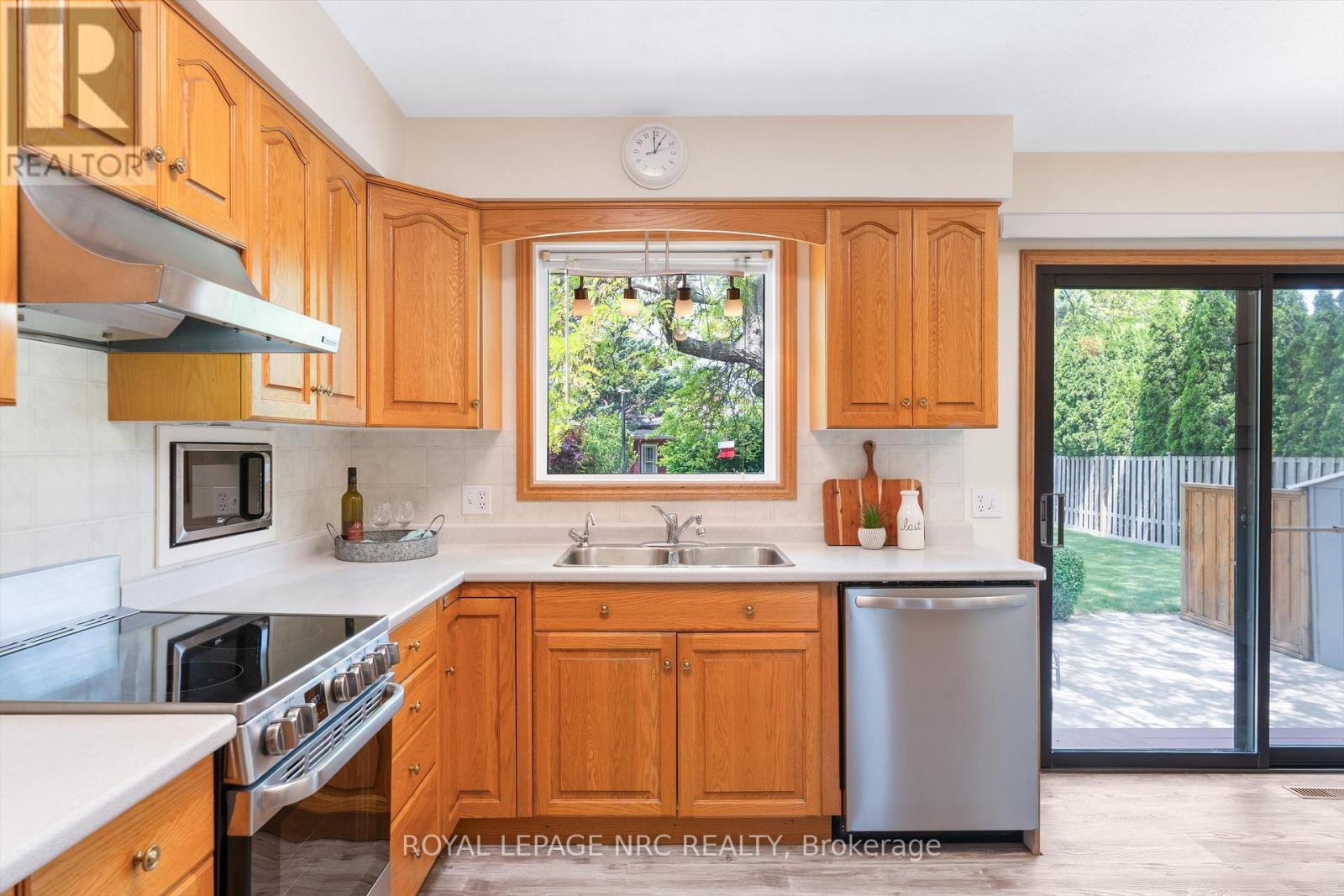 47 Parnell Road, St. Catharines (Vine/linwell), Ontario  L2N 2W5 - Photo 9 - X12216734
