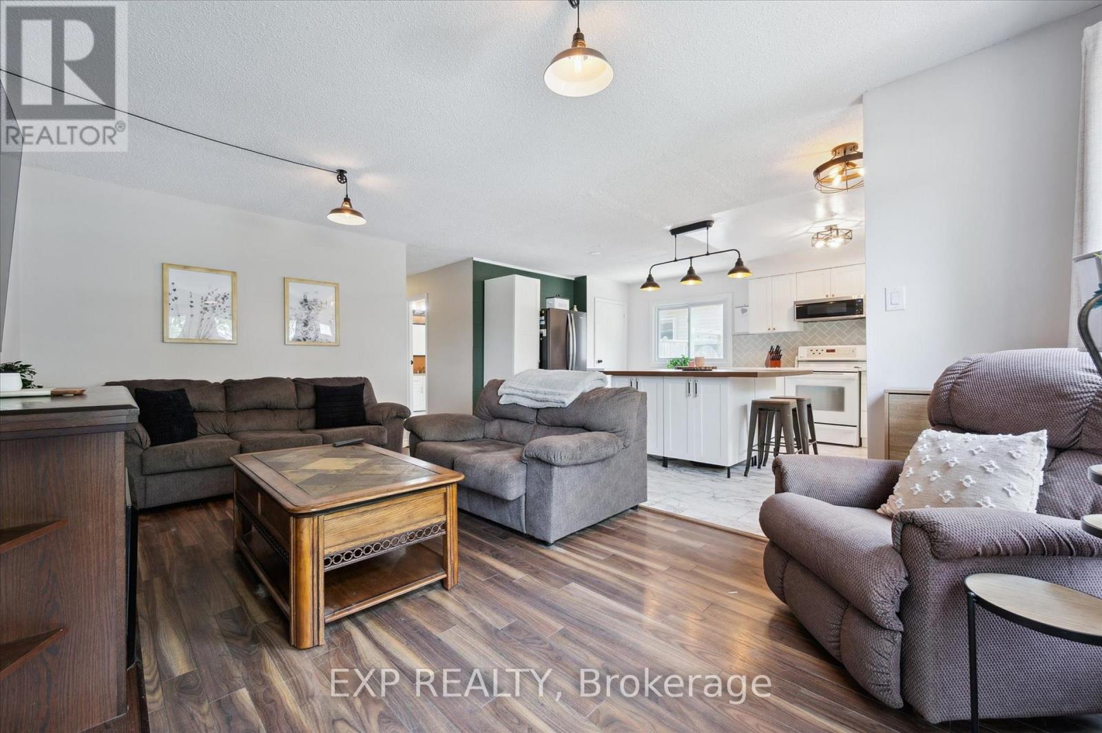 170 Natchez Road, Kitchener, Ontario  N2B 3L2 - Photo 7 - X12215865