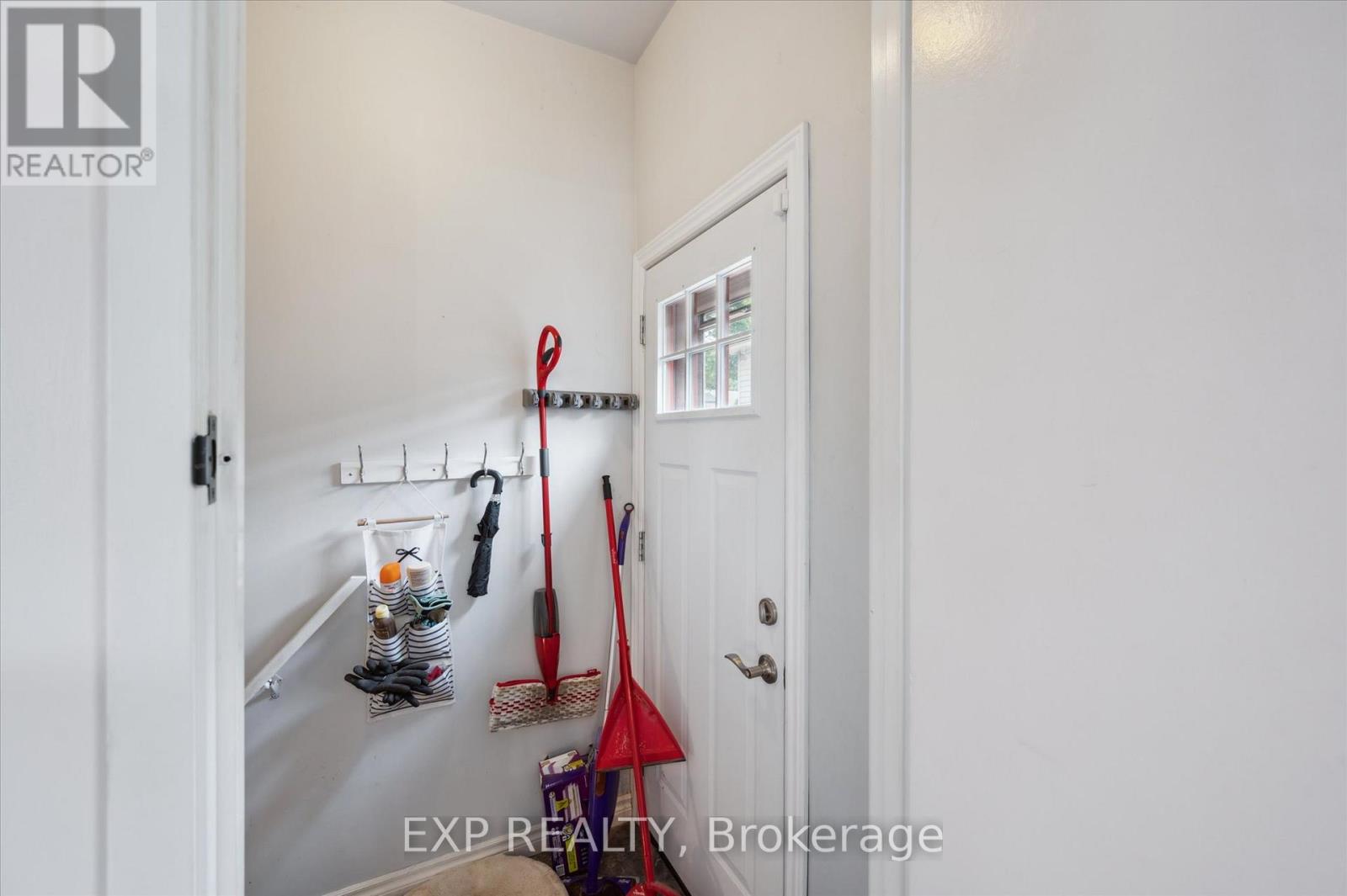 170 Natchez Road, Kitchener, Ontario  N2B 3L2 - Photo 21 - X12215865