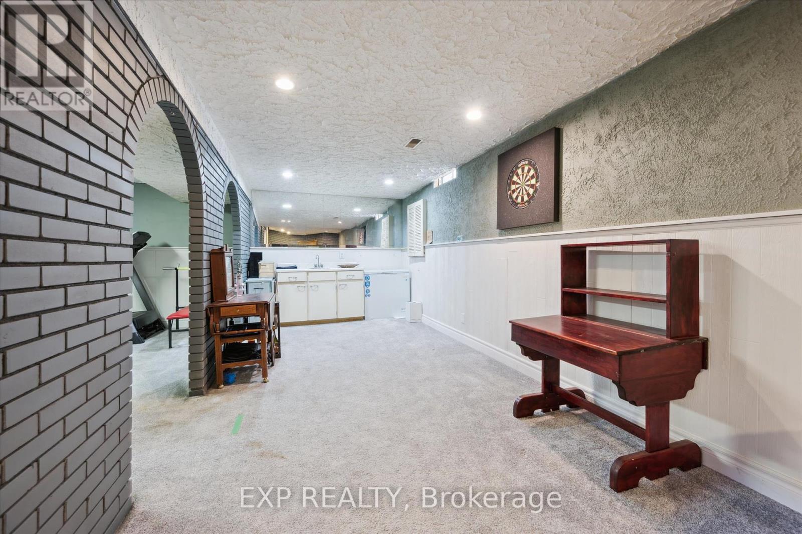 170 Natchez Road, Kitchener, Ontario  N2B 3L2 - Photo 25 - X12215865