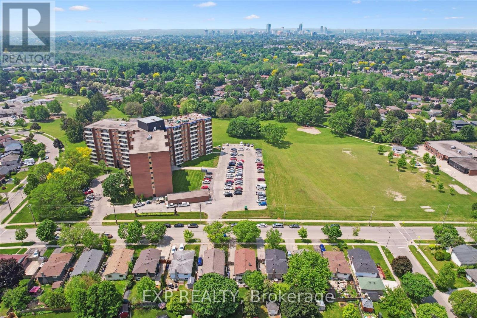 170 Natchez Road, Kitchener, Ontario  N2B 3L2 - Photo 32 - X12215865