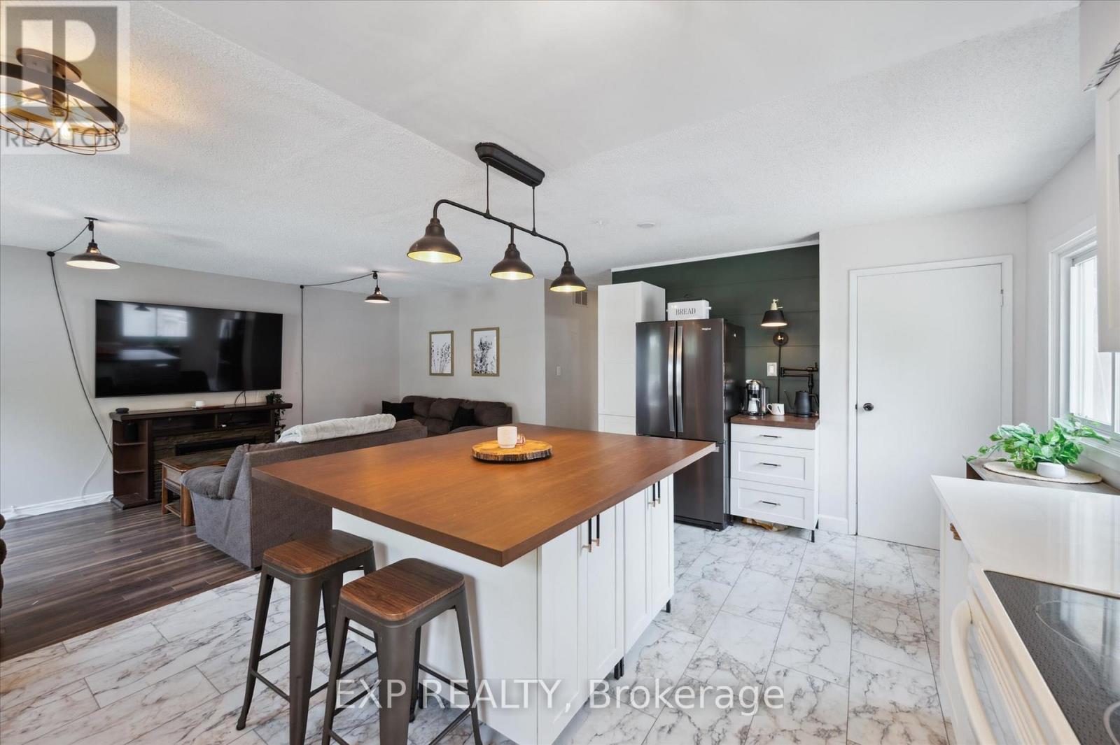 170 Natchez Road, Kitchener, Ontario  N2B 3L2 - Photo 12 - X12215865