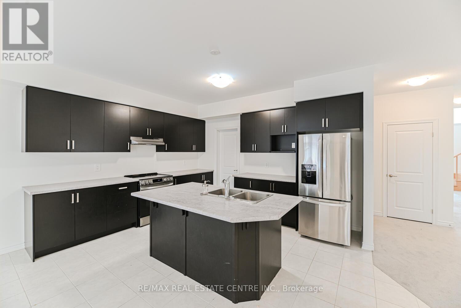 8 Stokes Road, Brant (Paris), Ontario  N3L 3E3 - Photo 10 - X12215951