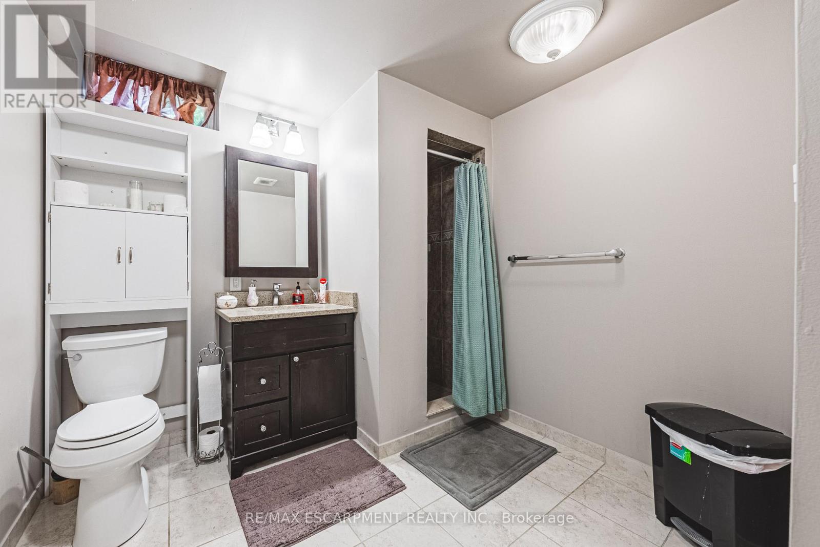 2 Antoinette Court, Hamilton, Ontario  L9B 2E7 - Photo 34 - X12215953