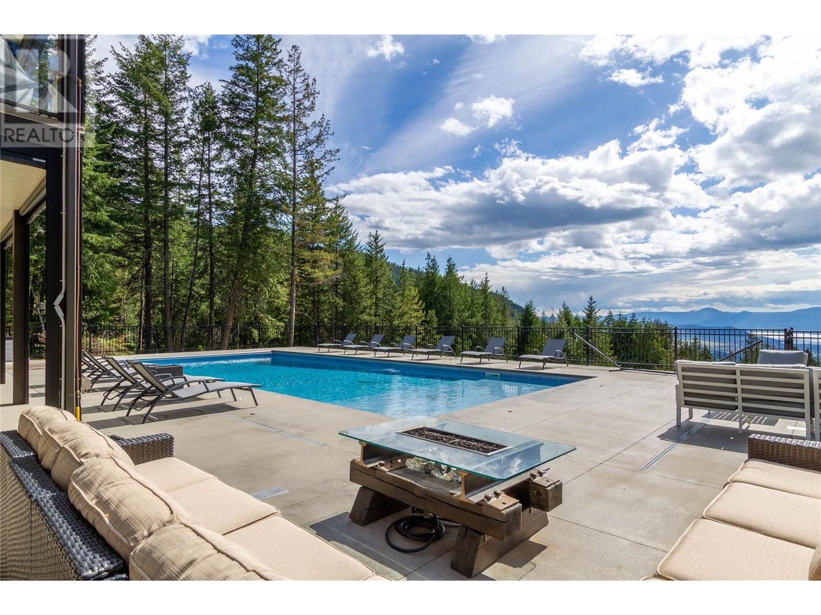 6032 Lynx Drive, Vernon, British Columbia  V1B 3J5 - Photo 4 - 10352002