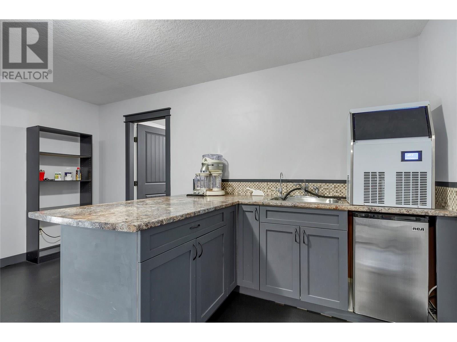 6032 Lynx Drive, Vernon, British Columbia  V1B 3J5 - Photo 45 - 10352002