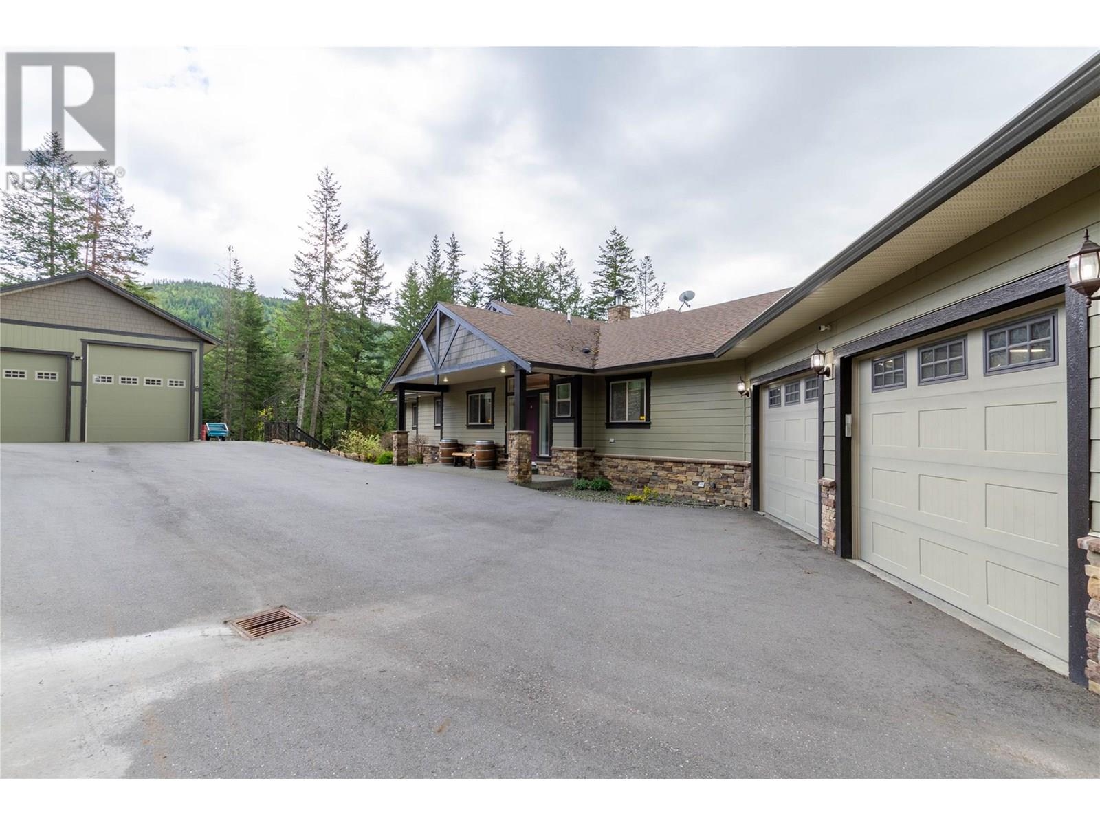 6032 Lynx Drive, Vernon, British Columbia  V1B 3J5 - Photo 70 - 10352002