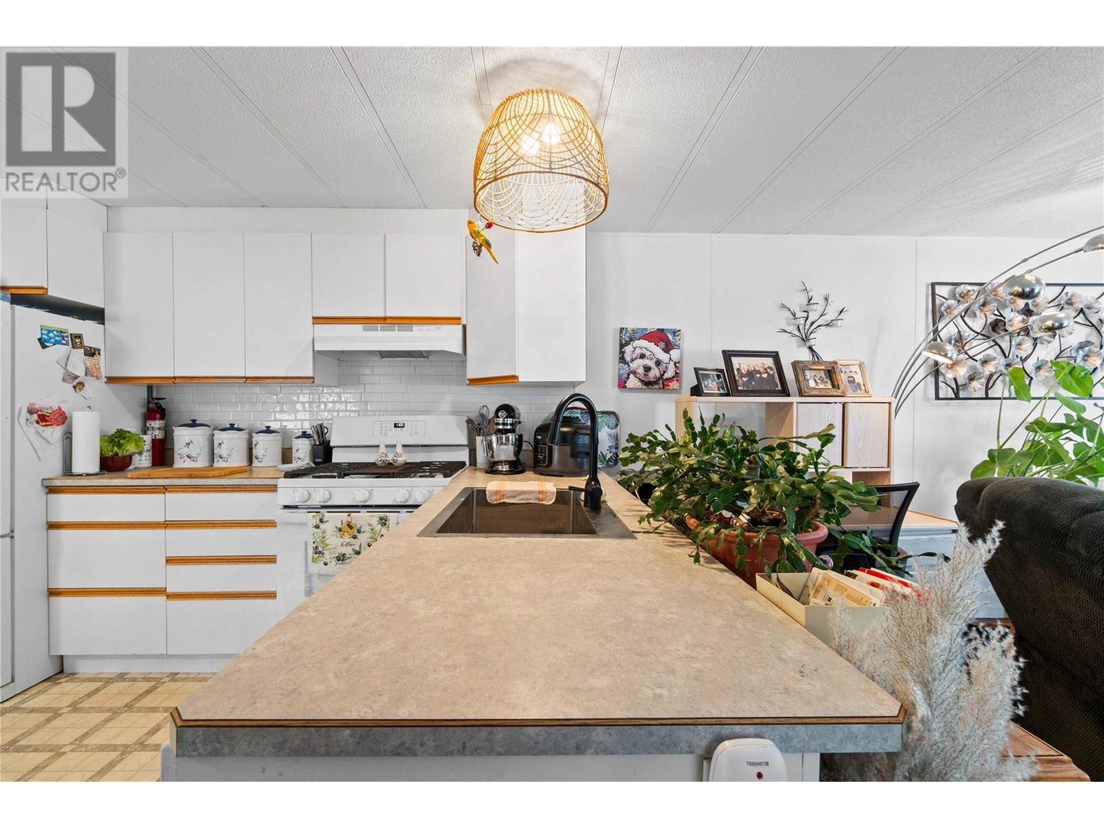 1361 30 Street Se Unit# 1, Salmon Arm, British Columbia  V1E 2N4 - Photo 10 - 10351786
