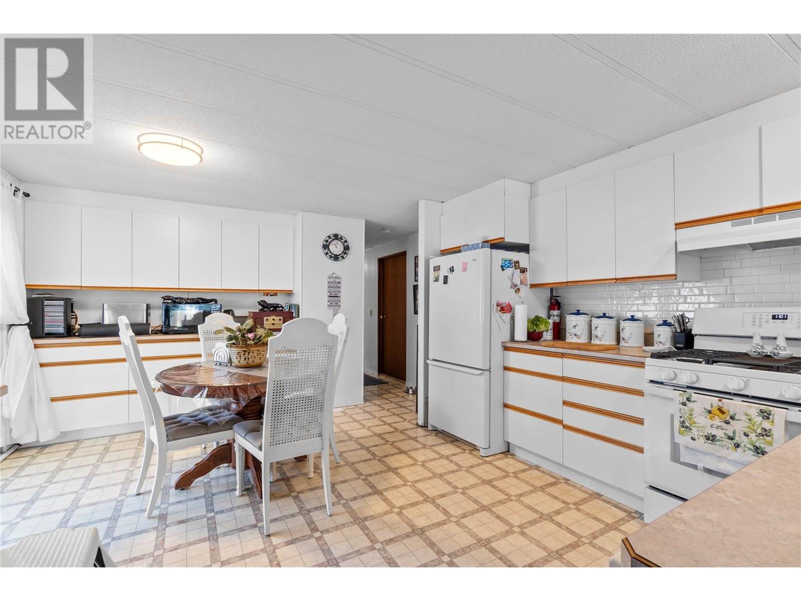 1361 30 Street Se Unit# 1, Salmon Arm, British Columbia  V1E 2N4 - Photo 15 - 10351786