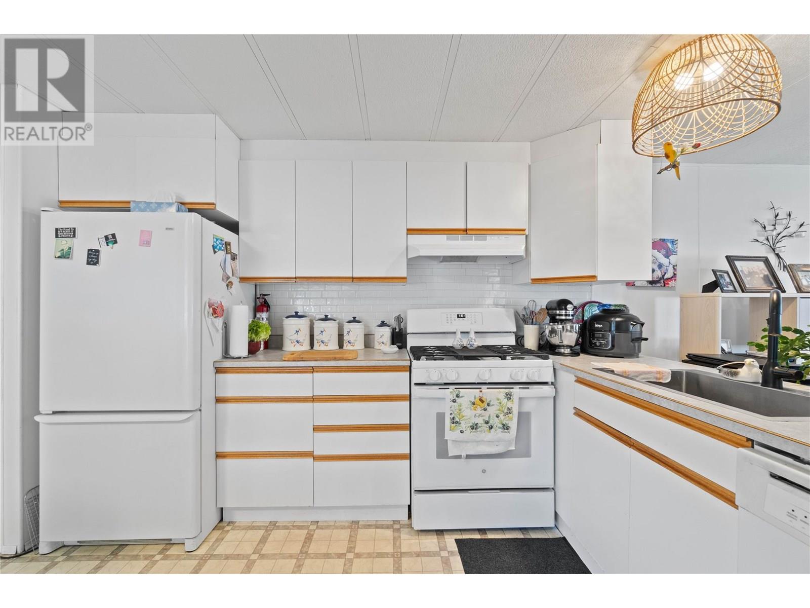 1361 30 Street Se Unit# 1, Salmon Arm, British Columbia  V1E 2N4 - Photo 16 - 10351786