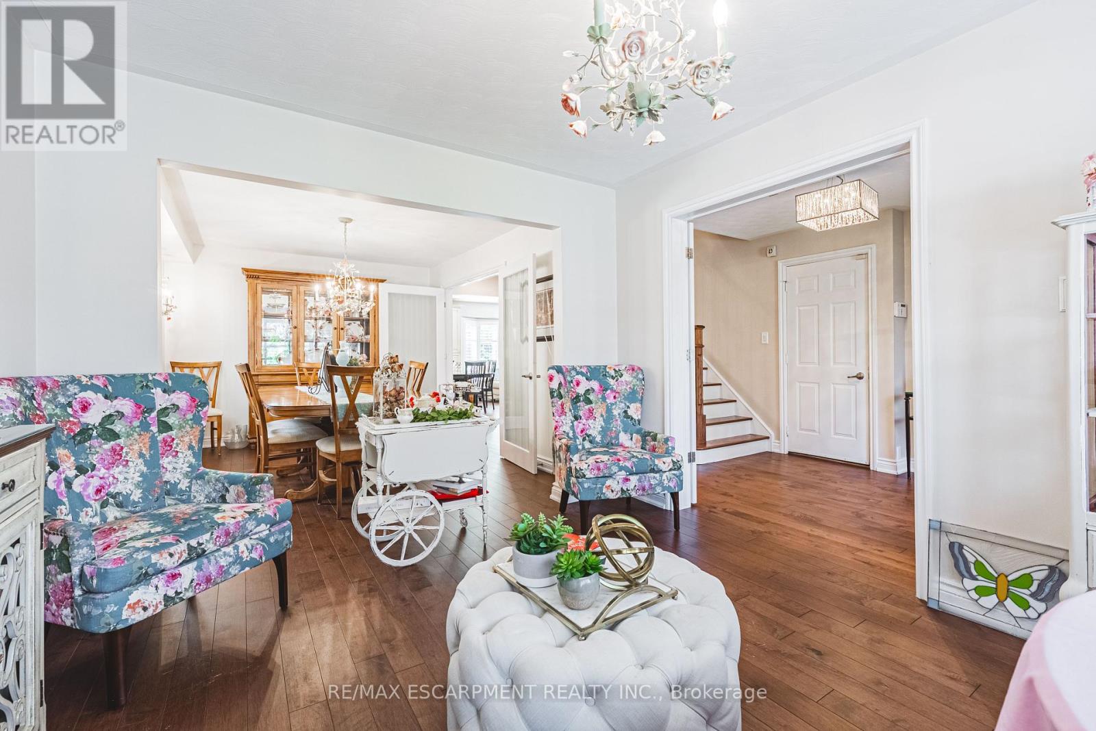 2 Antoinette Court, Hamilton, Ontario  L9B 2E7 - Photo 7 - X12215953