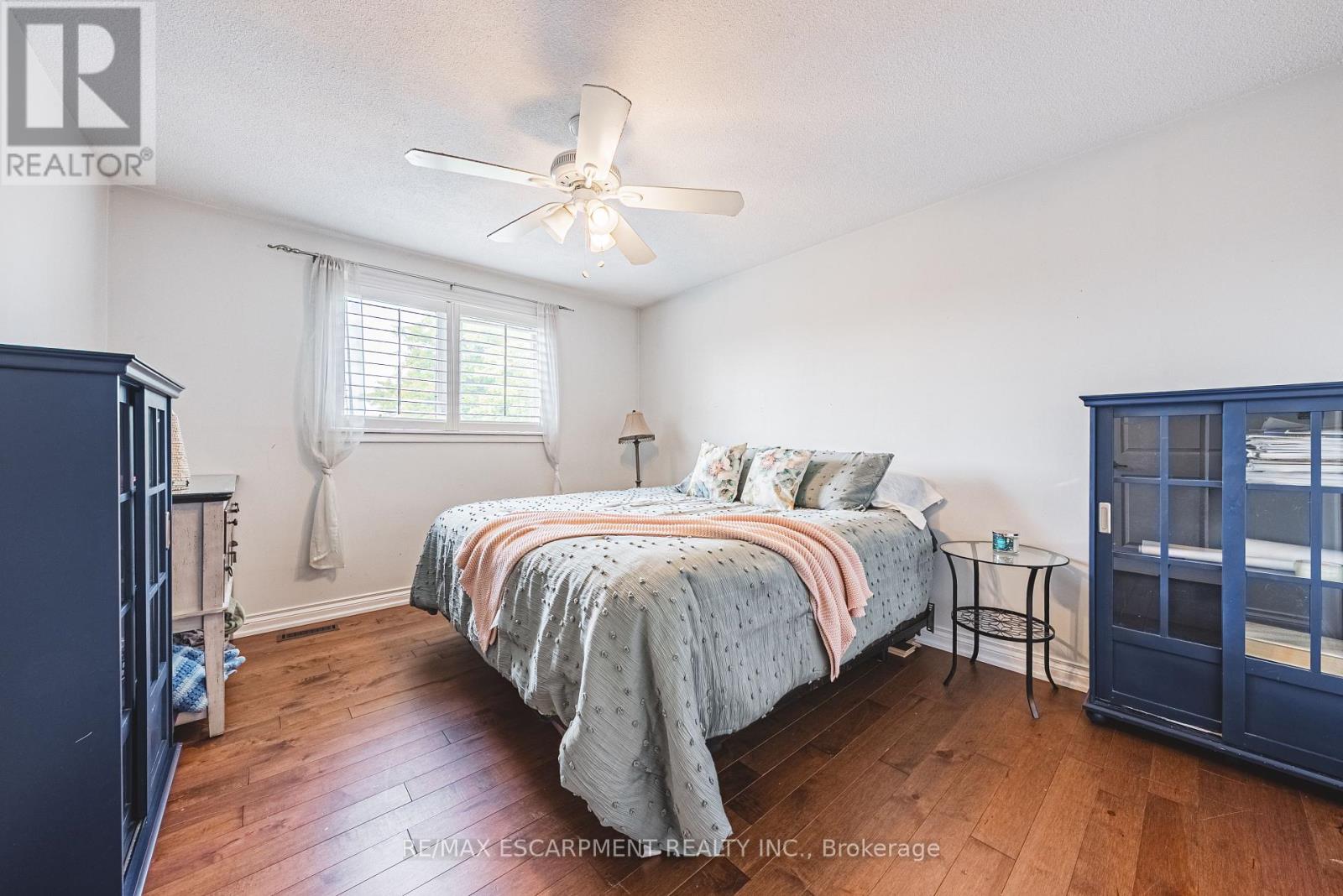 2 Antoinette Court, Hamilton, Ontario  L9B 2E7 - Photo 29 - X12215953