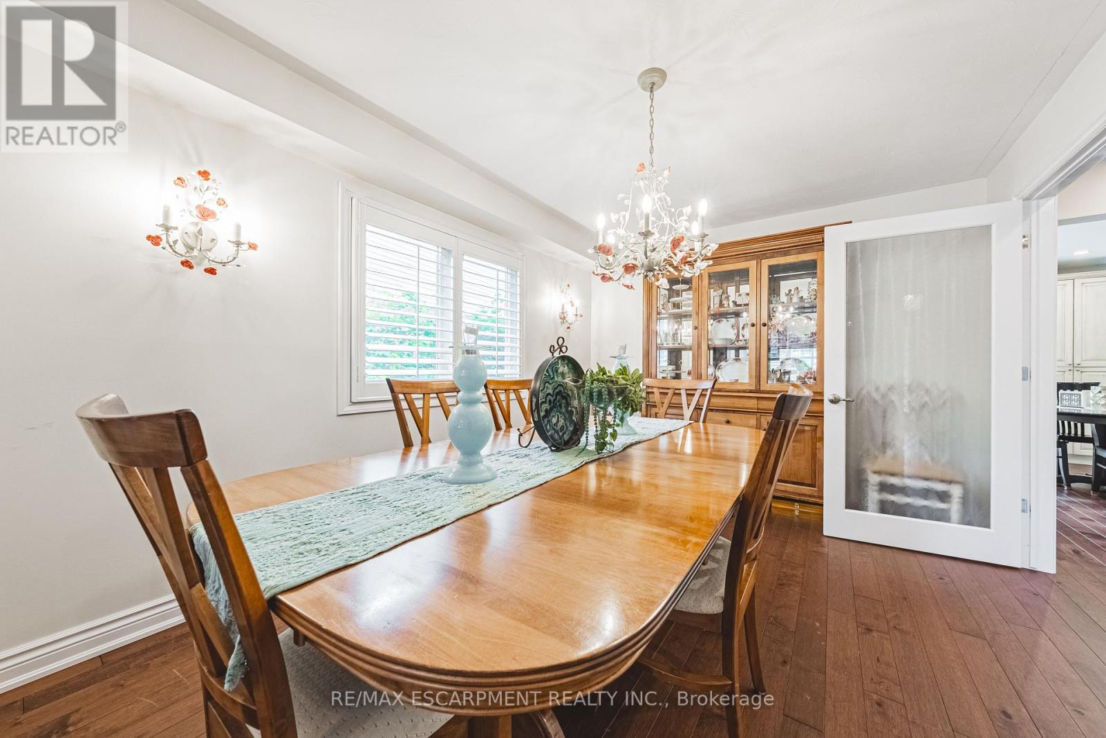 2 Antoinette Court, Hamilton, Ontario  L9B 2E7 - Photo 8 - X12215953