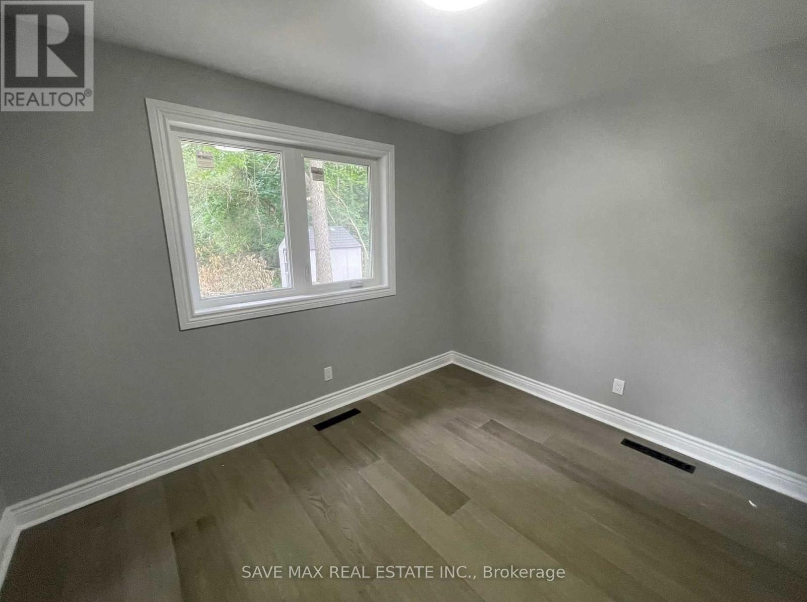 15 Orchard Street W, London South, Ontario  N6J 2R3 - Photo 13 - X12216028