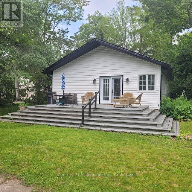 19 HASTINGS AVENUE, Tiny, Ontario
