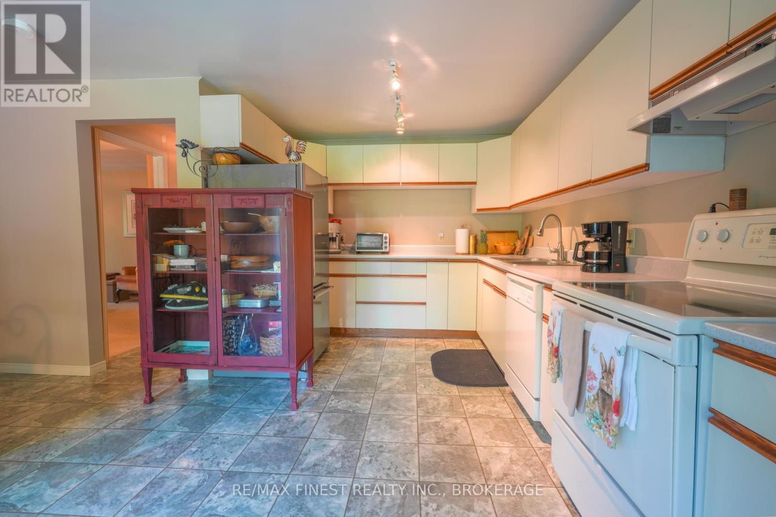 1687 Harten Lane, Kingston (Kingston East (Incl Cfb Kingston)), Ontario  K7L 4V1 - Photo 11 - X12216648