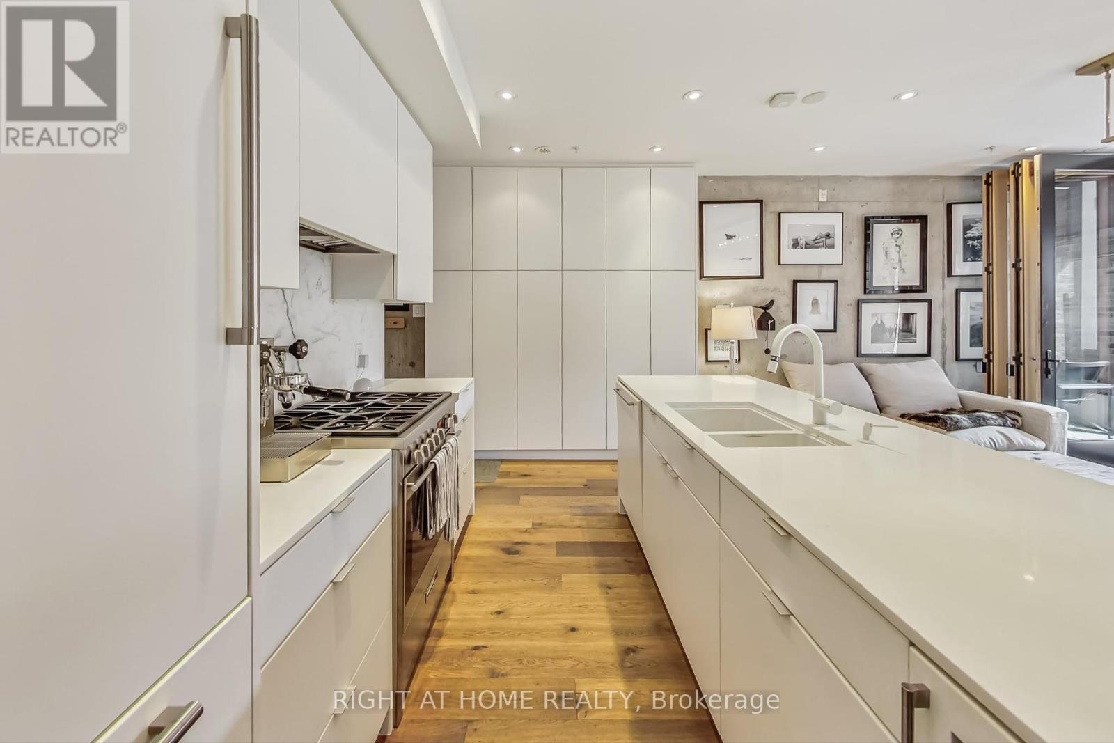 10 - 40 Westmoreland Avenue, Toronto, Ontario  M6H 2Z7 - Photo 12 - W12216726
