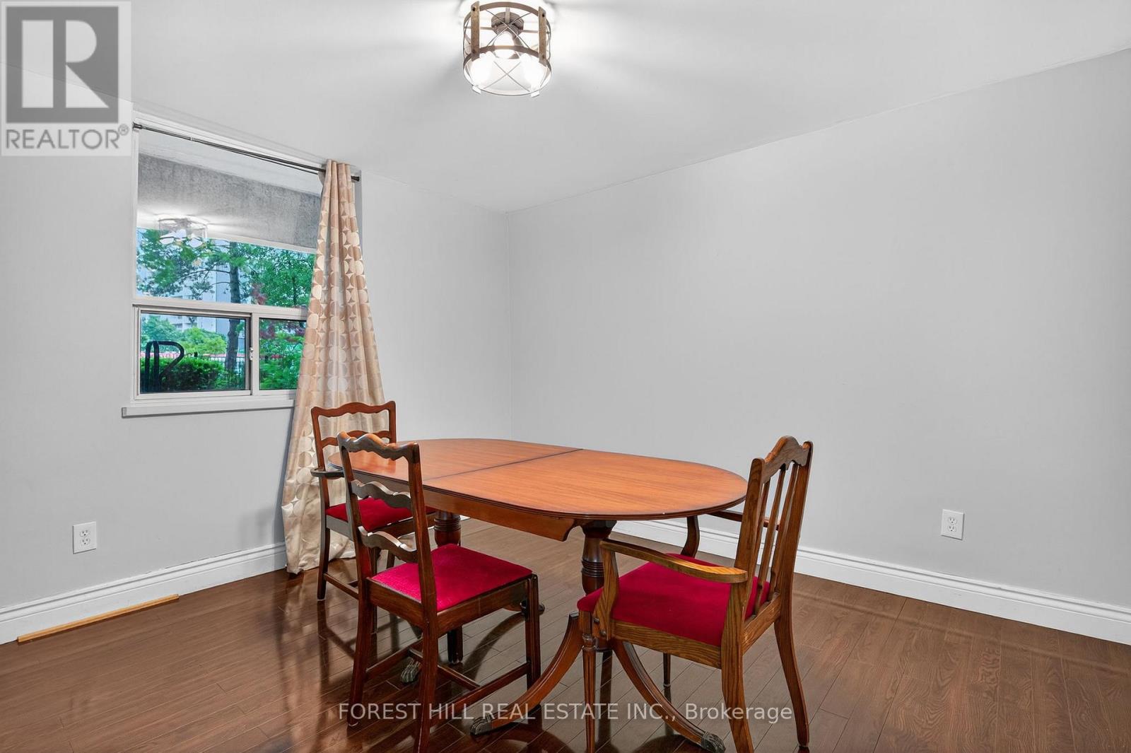 102 - 1 Royal Orchard Boulevard, Markham (Royal Orchard), Ontario  L3T 3C2 - Photo 11 - N12216206