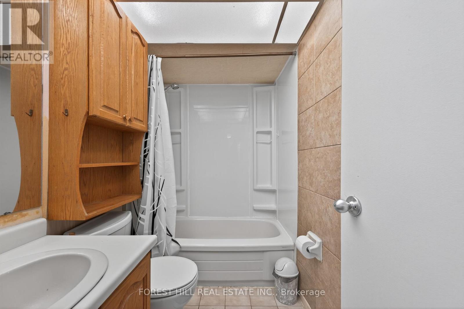102 - 1 Royal Orchard Boulevard, Markham (Royal Orchard), Ontario  L3T 3C2 - Photo 19 - N12216206