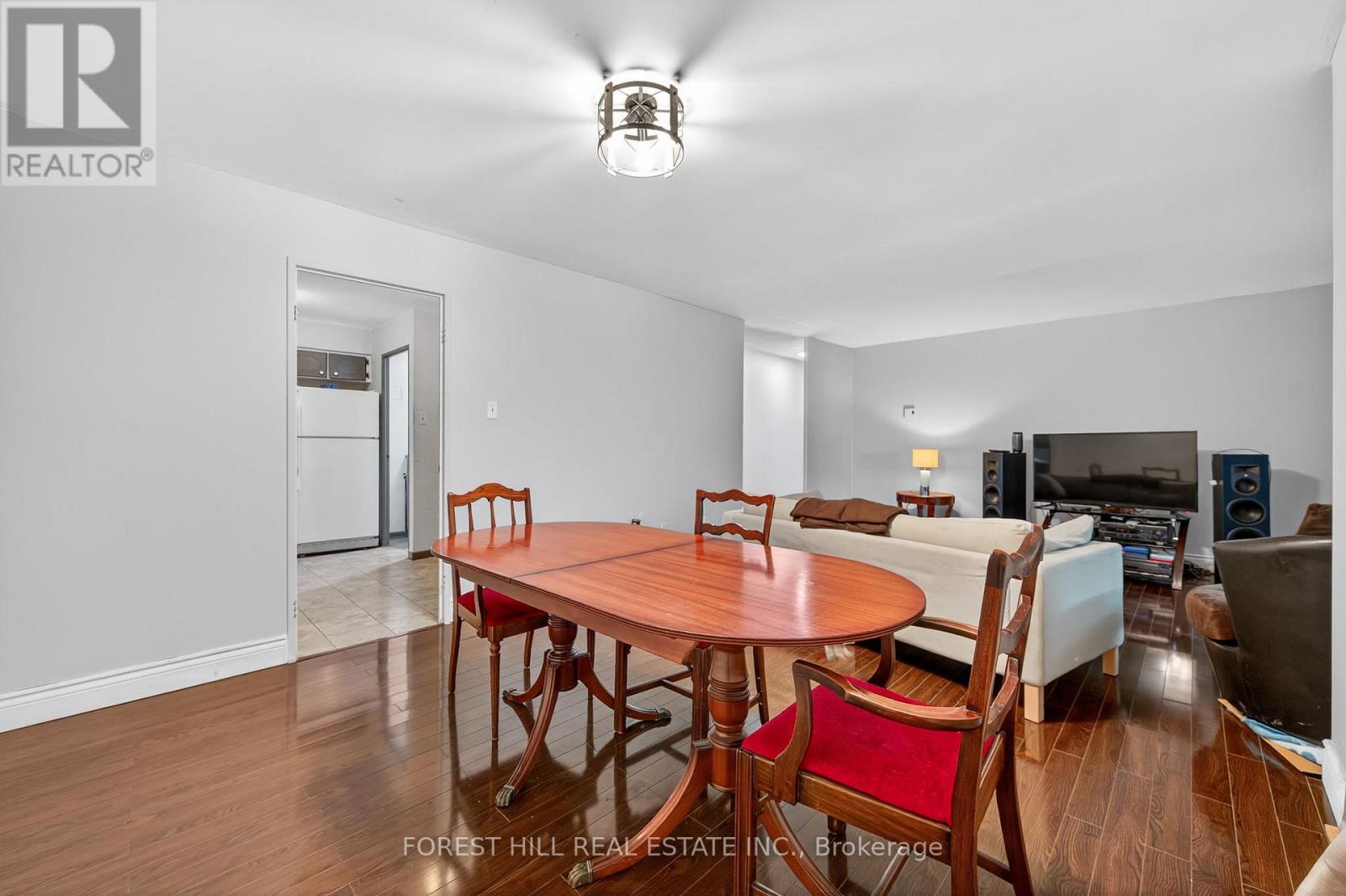 102 - 1 Royal Orchard Boulevard, Markham (Royal Orchard), Ontario  L3T 3C2 - Photo 9 - N12216206