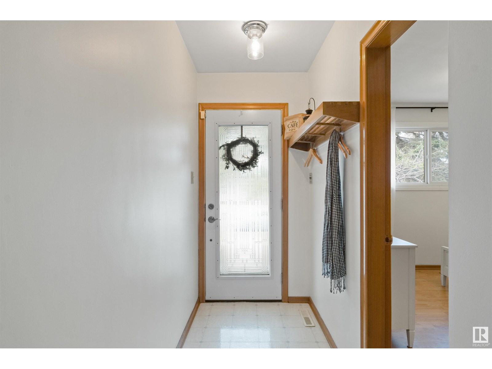 Property at 12207 58 ST NW image 2