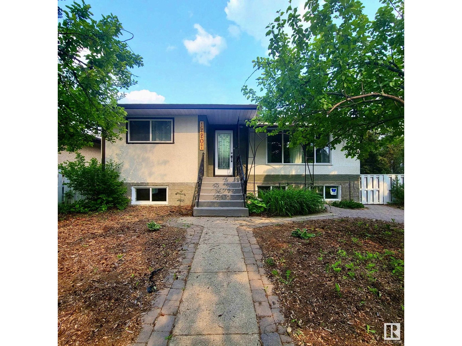 Property at 12207 58 ST NW image 1