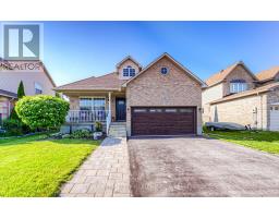33 WATSON CRESCENT, North Dumfries, Ontario