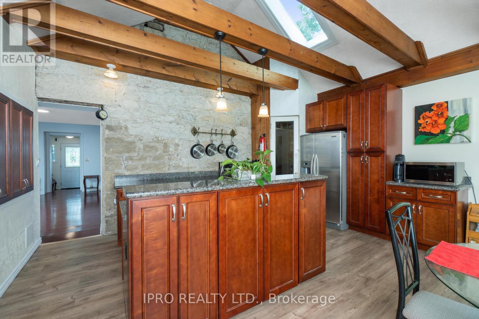 9206 Sideroad 17 Road, Erin, Ontario  N0B 1Z0 - Photo 8 - X12216141