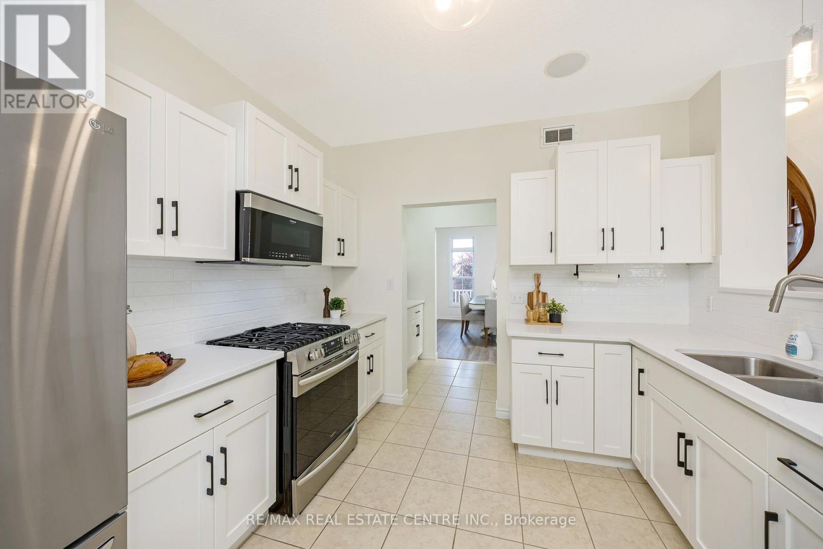 237 Ridge Top Crescent, Guelph/eramosa, Ontario  N0B 2K0 - Photo 13 - X12216145