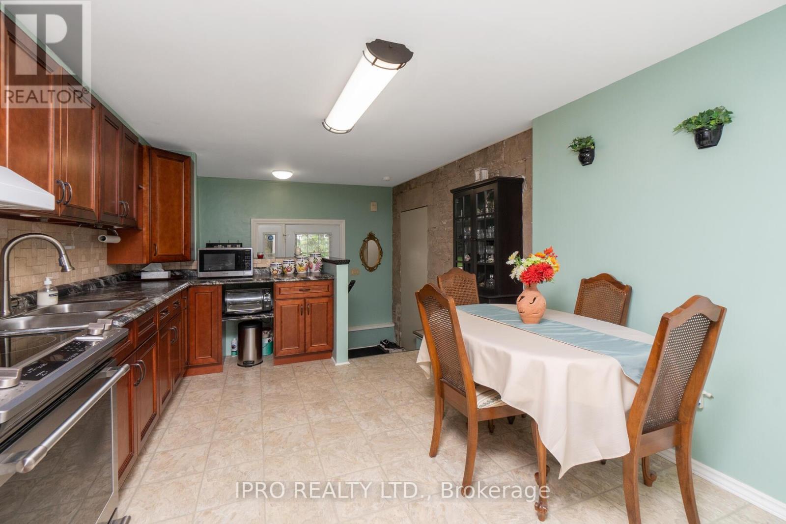 9206 Sideroad 17 Road, Erin, Ontario  N0B 1Z0 - Photo 17 - X12216141