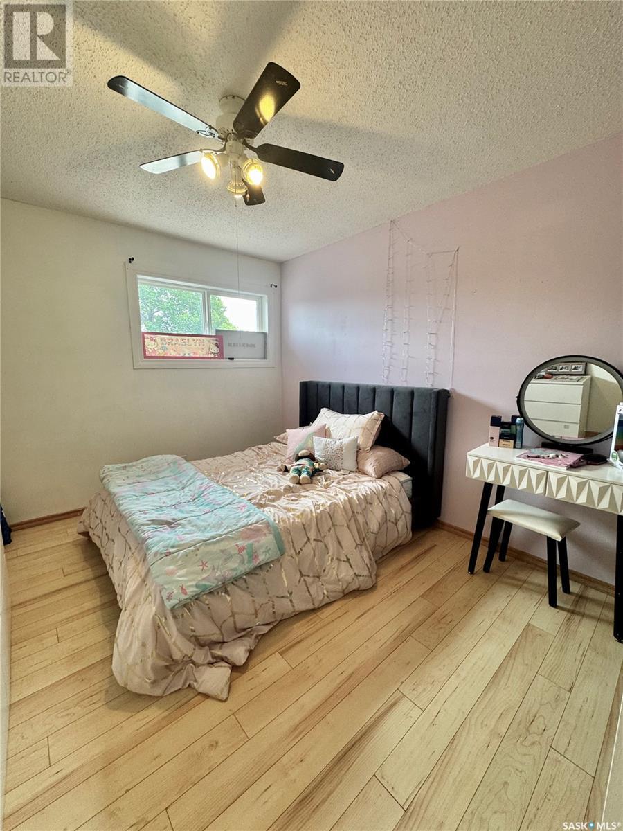 1700 Barton Drive, Prince Albert, Saskatchewan  S6V 7W3 - Photo 10 - SK009174