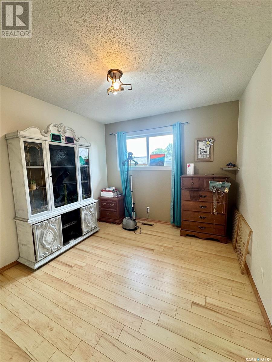 1700 Barton Drive, Prince Albert, Saskatchewan  S6V 7W3 - Photo 11 - SK009174