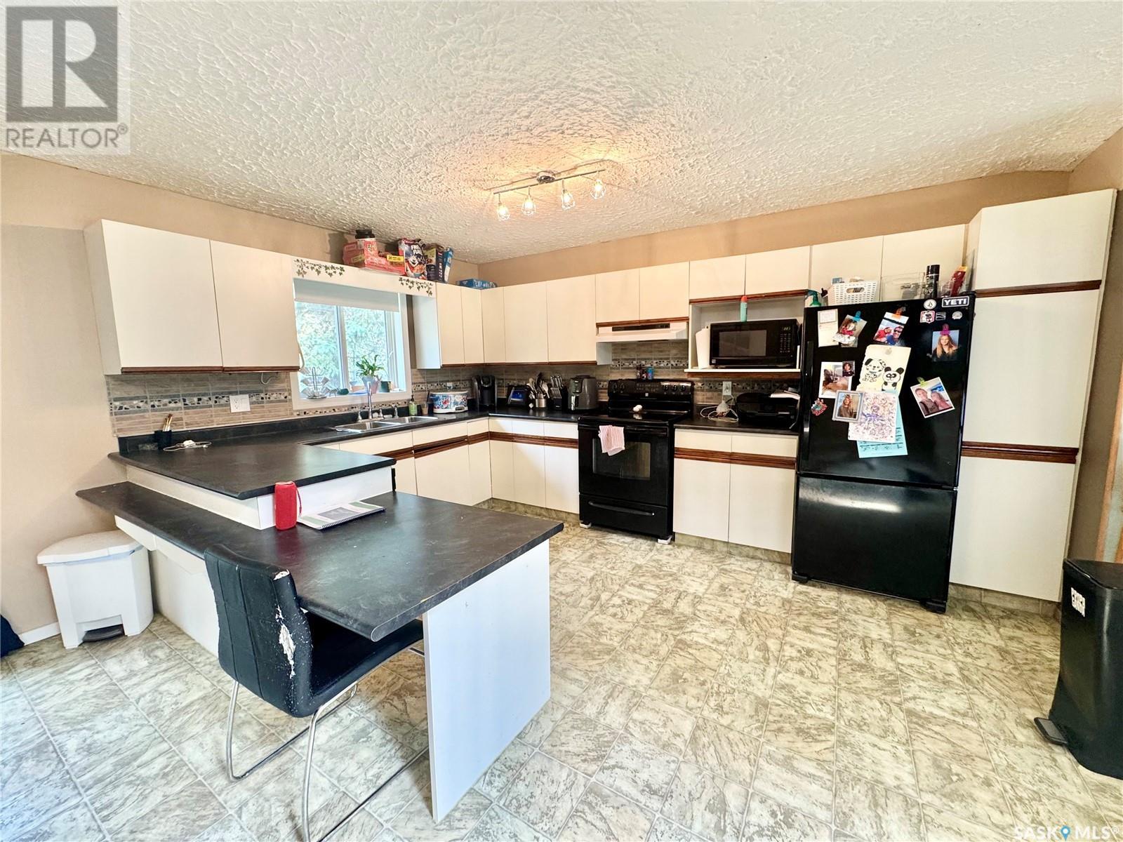 1700 Barton Drive, Prince Albert, Saskatchewan  S6V 7W3 - Photo 2 - SK009174