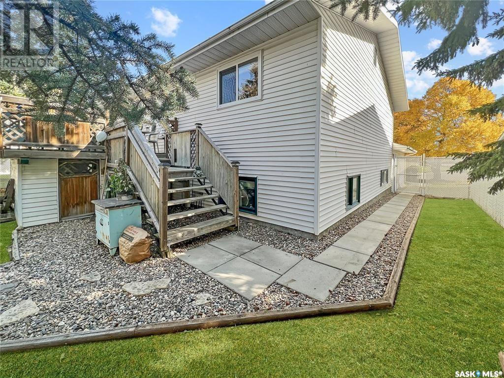 1700 Barton Drive, Prince Albert, Saskatchewan  S6V 7W3 - Photo 22 - SK009174