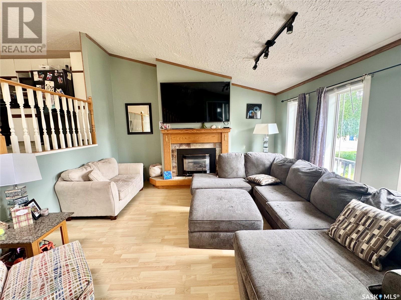 1700 Barton Drive, Prince Albert, Saskatchewan  S6V 7W3 - Photo 7 - SK009174