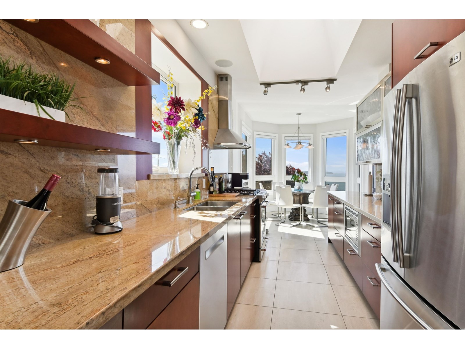 15095 Royal Avenue, White Rock, British Columbia  V4B 1M1 - Photo 9 - R3013923
