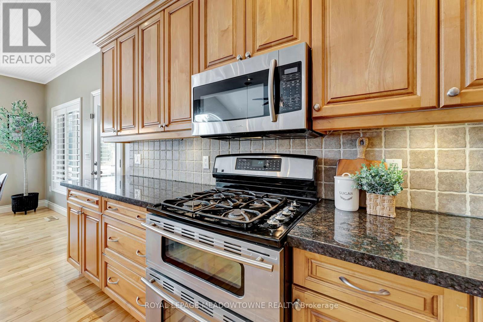 128 Carlisle Road, Hamilton, Ontario  L8B 0Z8 - Photo 15 - X12216162
