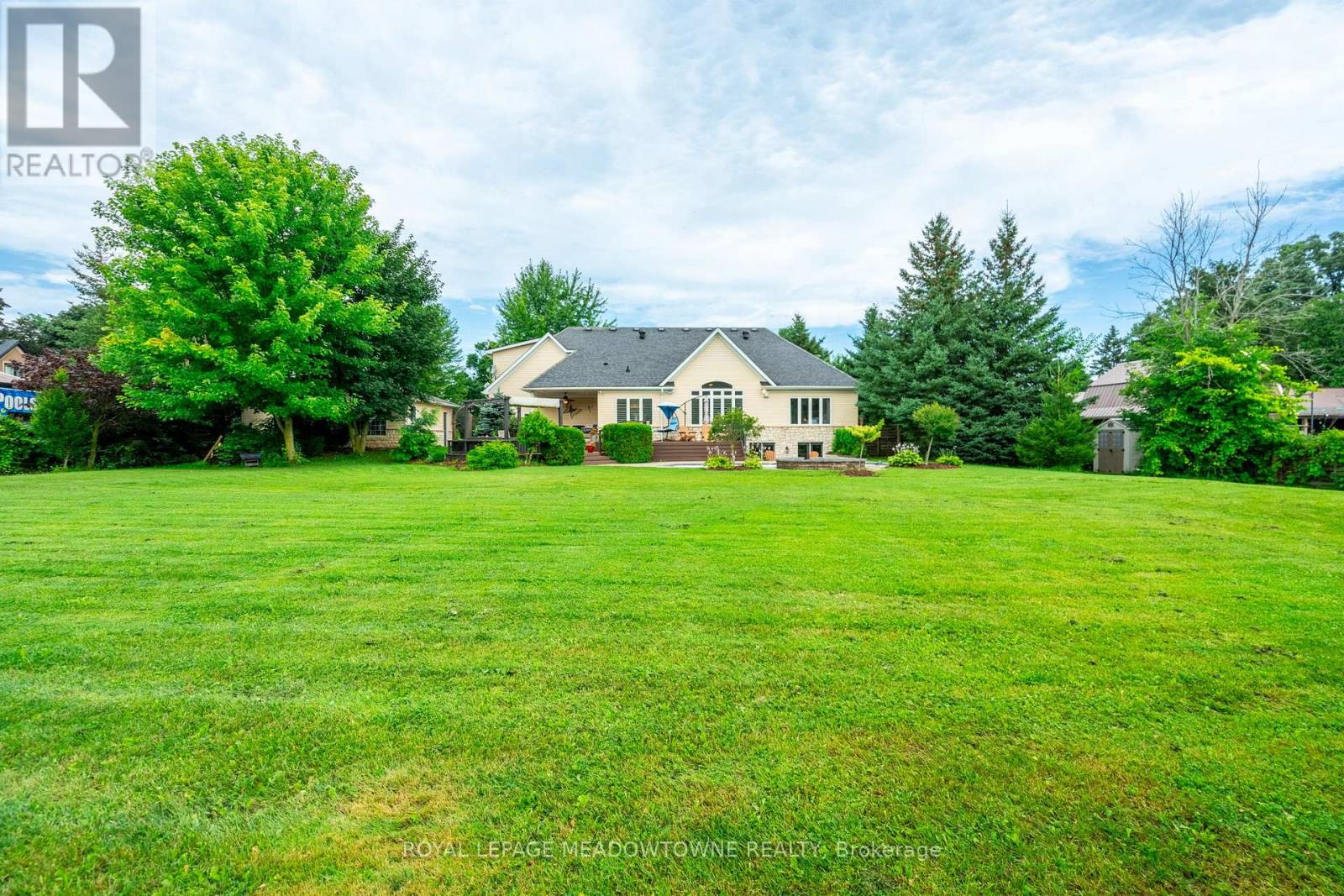 128 Carlisle Road, Hamilton, Ontario  L8B 0Z8 - Photo 3 - X12216162