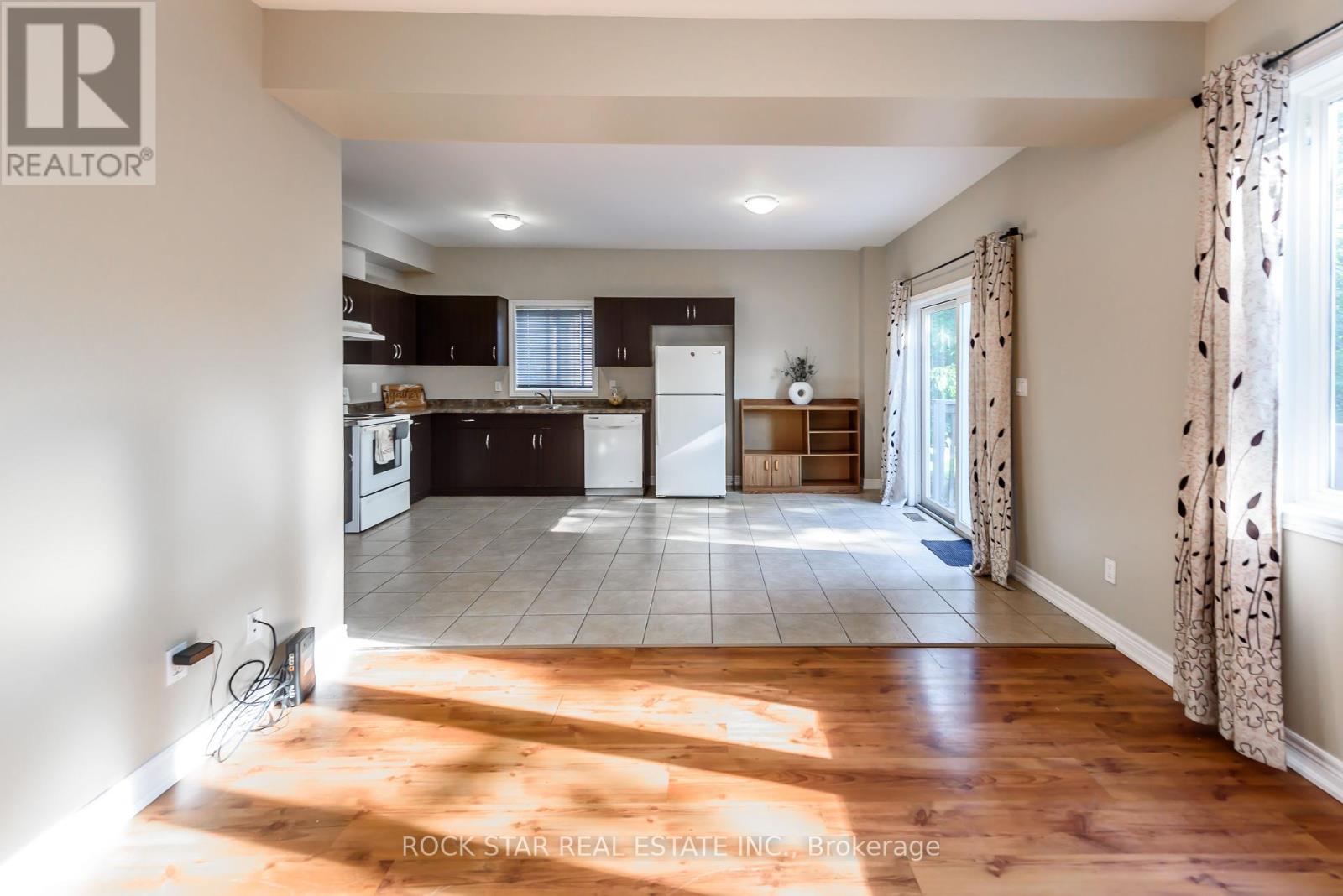 81 Wellington Street N, Thorold, Ontario  L2V 2E8 - Photo 14 - X12216341