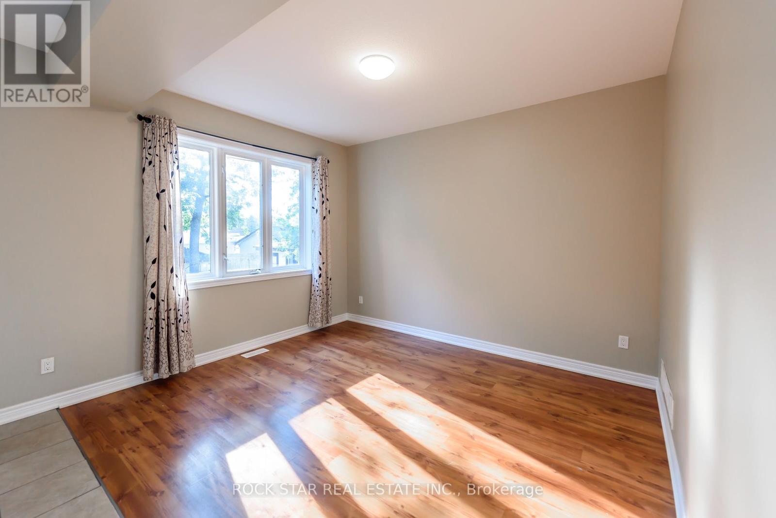 81 Wellington Street N, Thorold, Ontario  L2V 2E8 - Photo 11 - X12216341