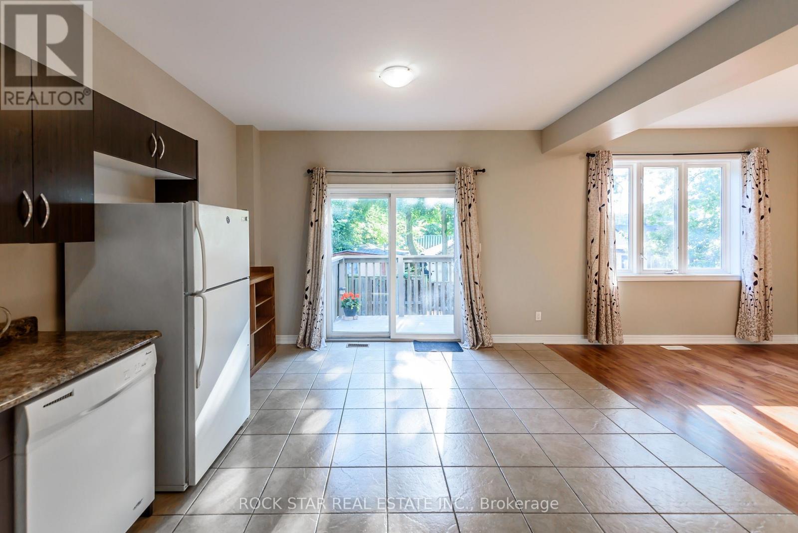 81 Wellington Street N, Thorold, Ontario  L2V 2E8 - Photo 7 - X12216341