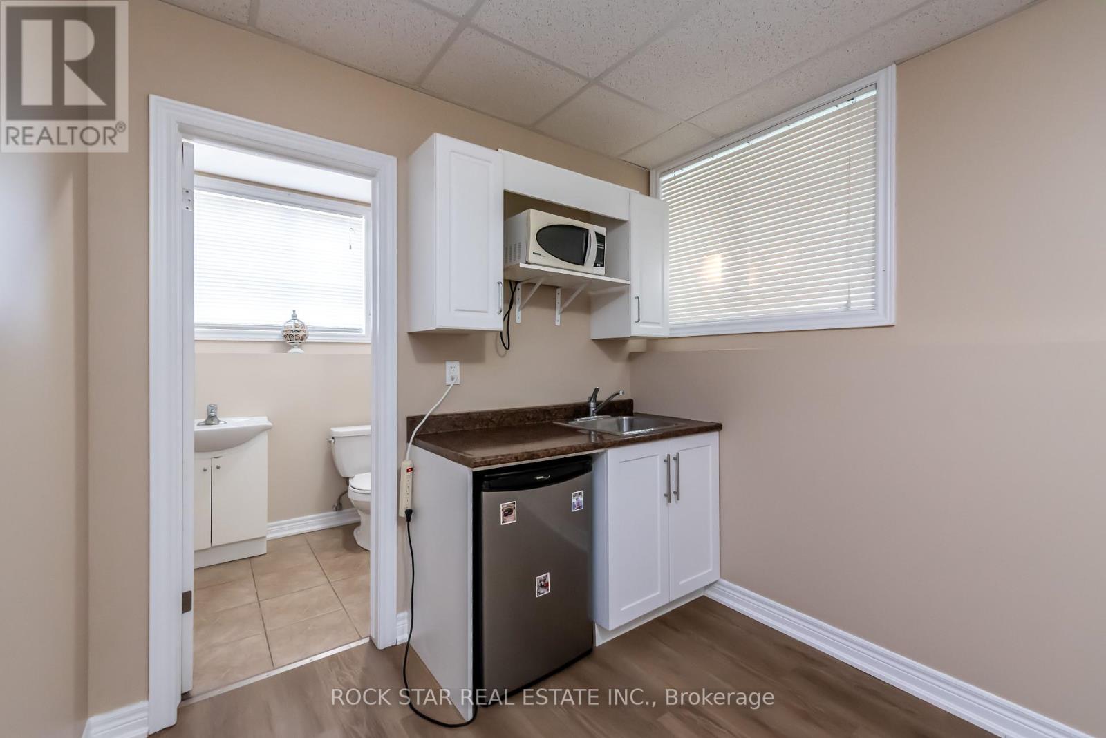 81 Wellington Street N, Thorold, Ontario  L2V 2E8 - Photo 28 - X12216341