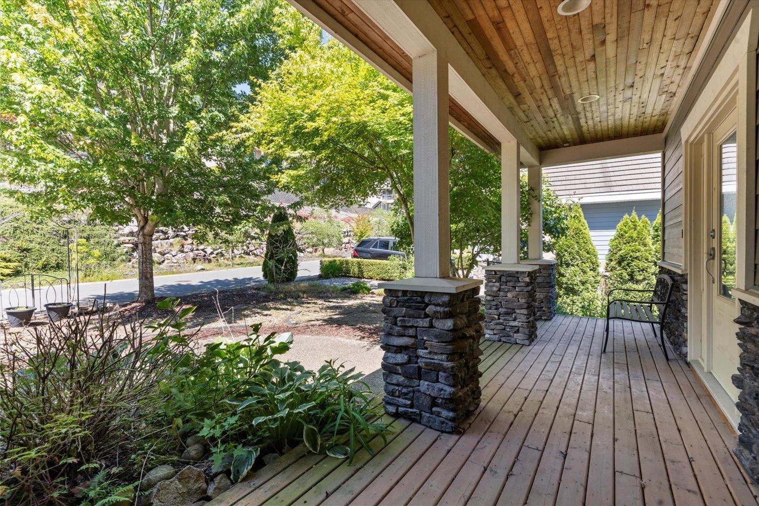 36472 Cardiff Place, Abbotsford, British Columbia  V3G 3G4 - Photo 2 - R3014846