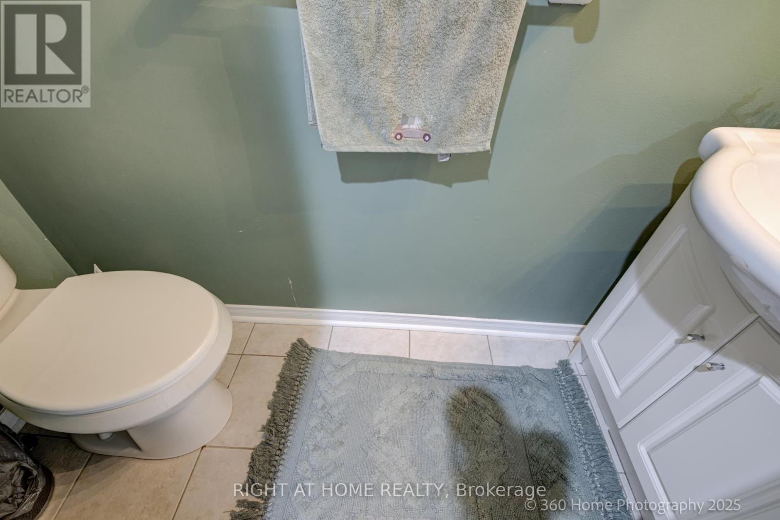 1019 Zimmerman Crescent, Milton (Be Beaty), Ontario  L9T 5S6 - Photo 6 - W12215202