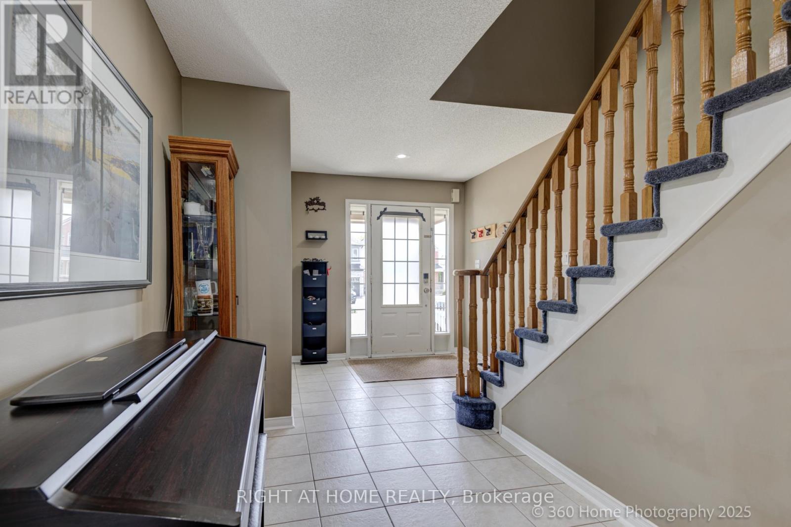 1019 Zimmerman Crescent, Milton (Be Beaty), Ontario  L9T 5S6 - Photo 4 - W12215202