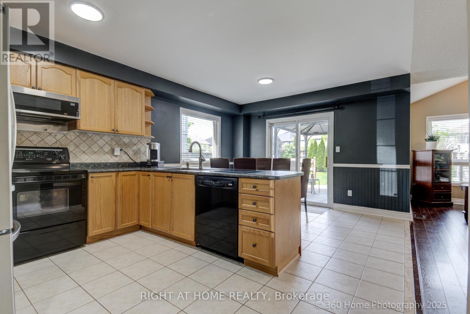 1019 Zimmerman Crescent, Milton (Be Beaty), Ontario  L9T 5S6 - Photo 8 - W12215202