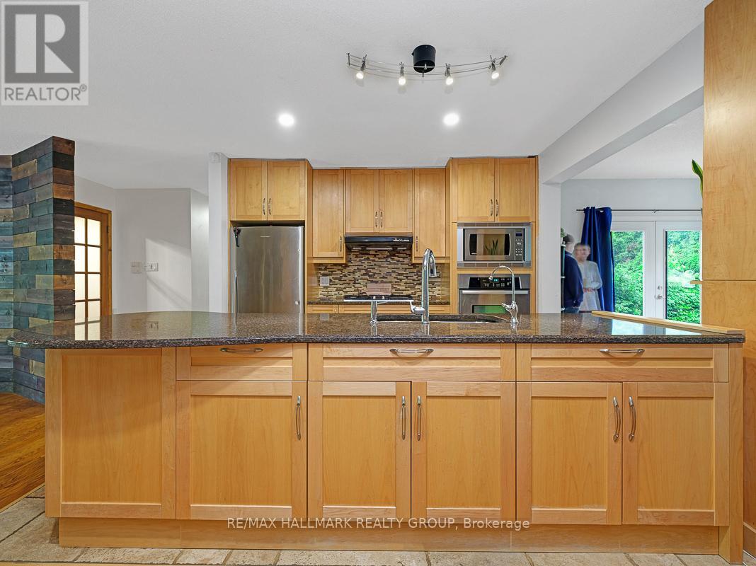 31 Hilliard Avenue, Ottawa, Ontario  K2E 6B9 - Photo 18 - X12216693