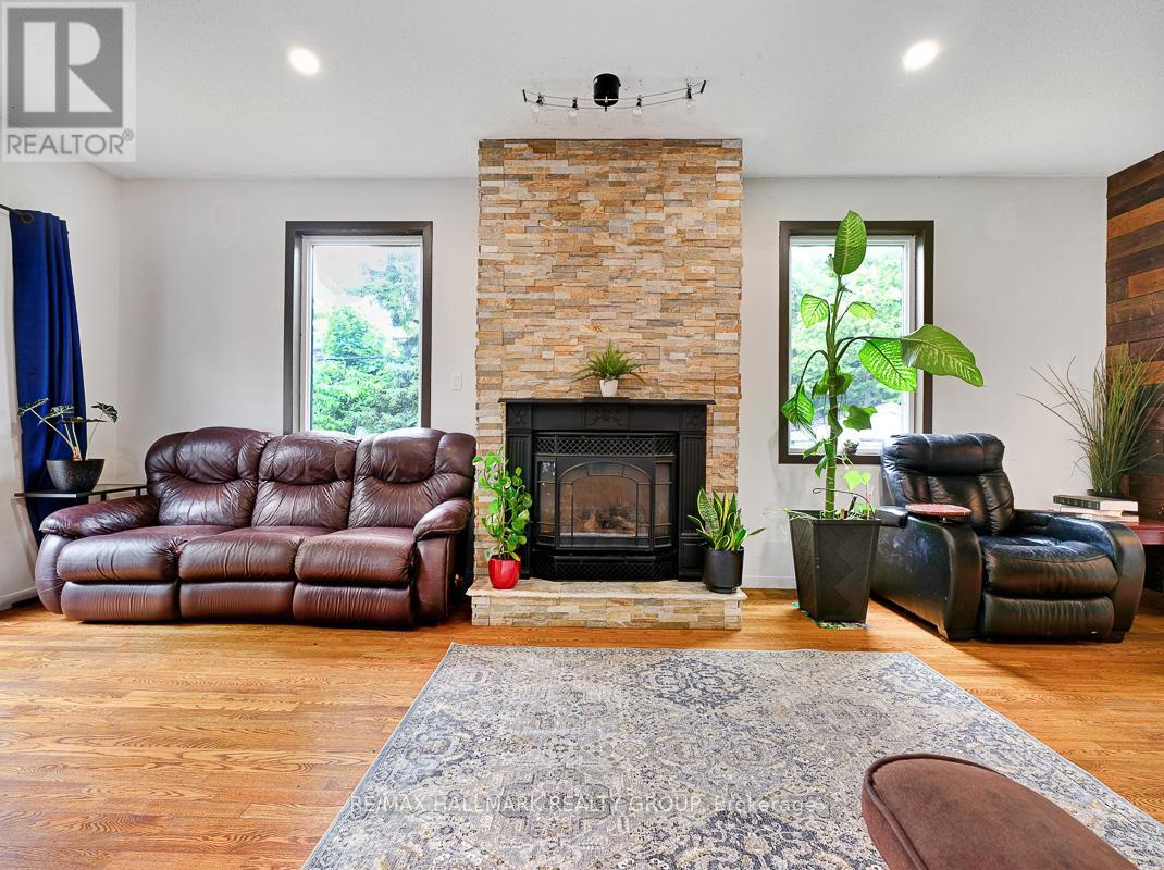 31 Hilliard Avenue, Ottawa, Ontario  K2E 6B9 - Photo 6 - X12216693