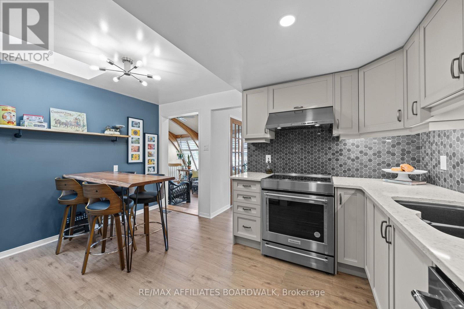 2 Liveoak Crescent, Ottawa, Ontario  K2J 1R6 - Photo 13 - X12216733
