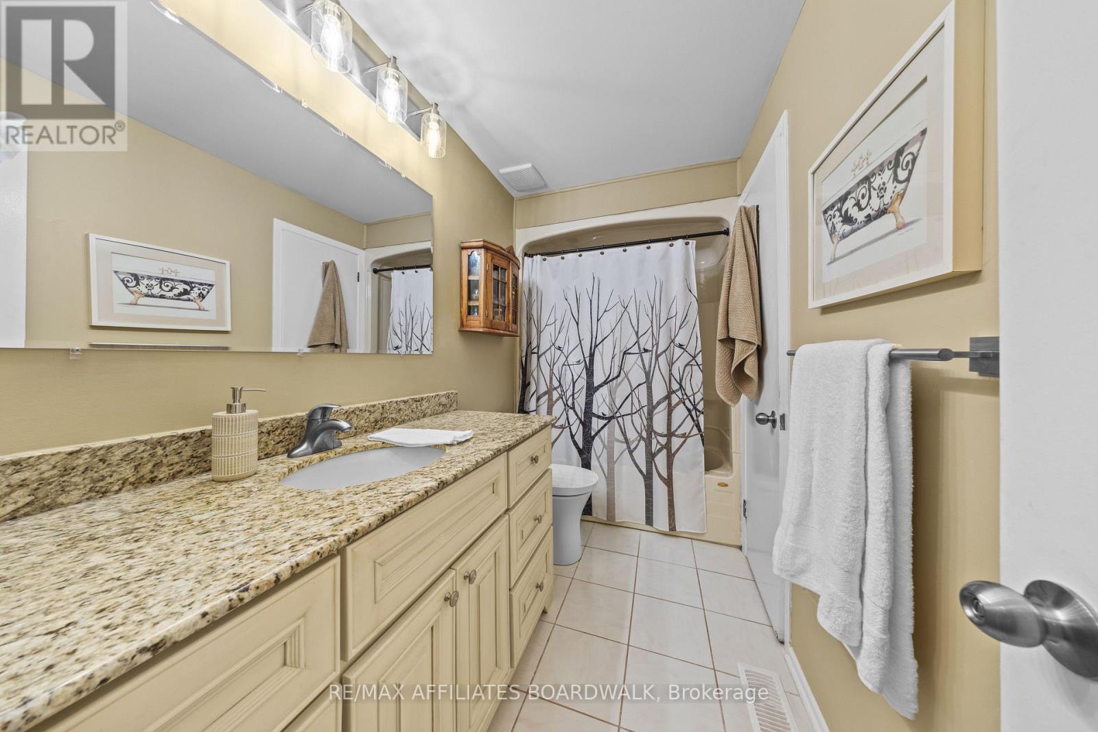 2 Liveoak Crescent, Ottawa, Ontario  K2J 1R6 - Photo 26 - X12216733